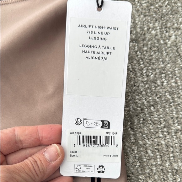 Brand new Alo Airlift 7/8 Size Large New With Tags - Picture 2 of 4